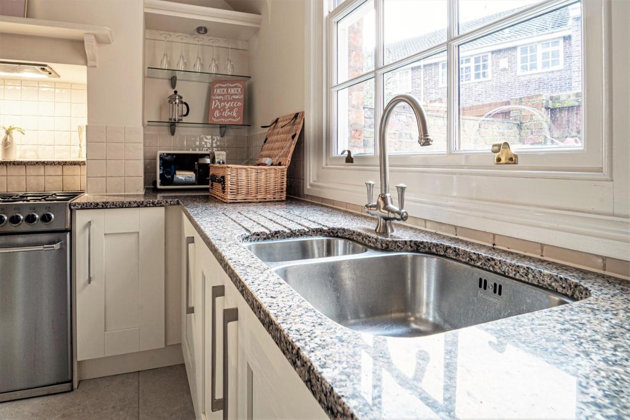 The Cottage In Chester, Sleeps 6 With Free Parking Exterior foto